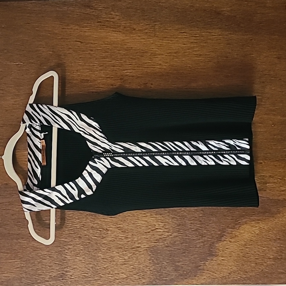 Sleeveless Zip Tank Top
